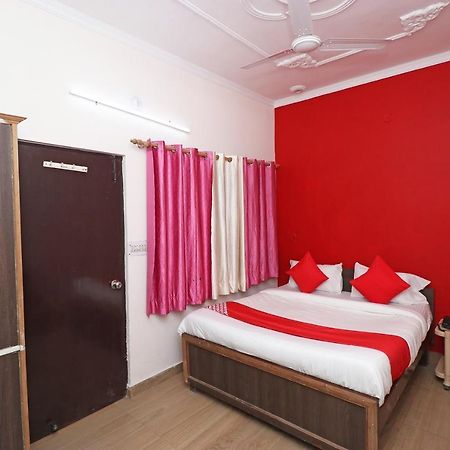 Готель Oyo 27750 Bhagwati Residency Mirzapur Екстер'єр фото
