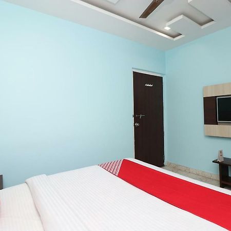 Готель Oyo 27750 Bhagwati Residency Mirzapur Екстер'єр фото