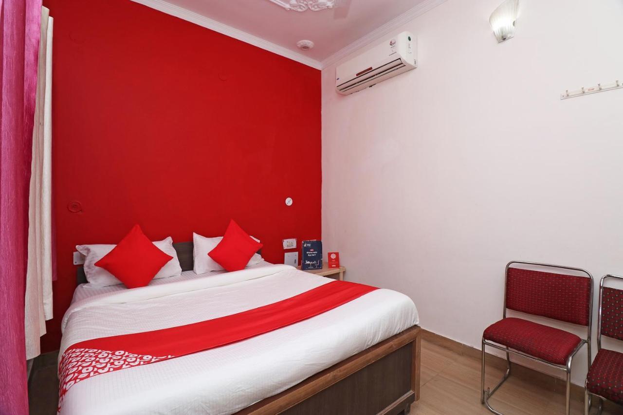 Готель Oyo 27750 Bhagwati Residency Mirzapur Екстер'єр фото