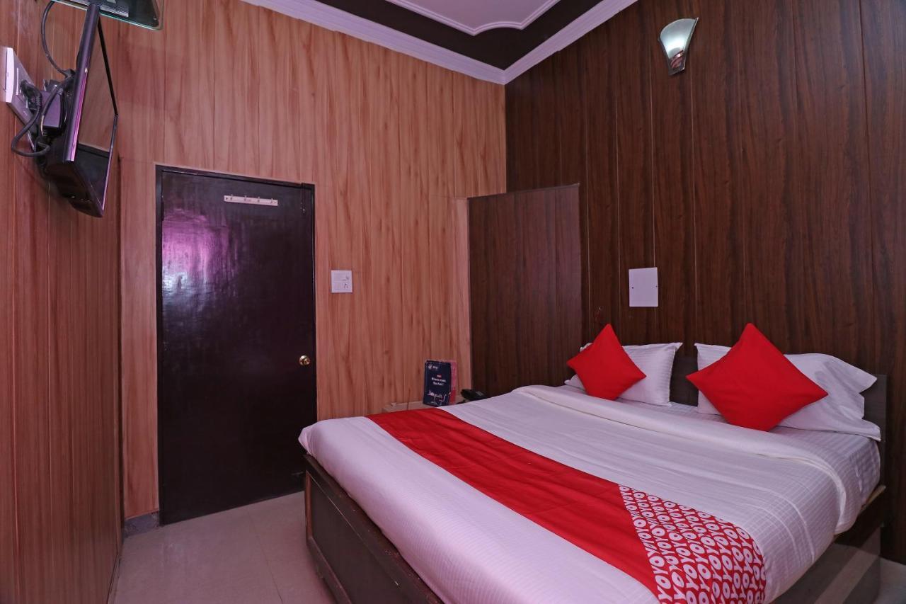 Готель Oyo 27750 Bhagwati Residency Mirzapur Екстер'єр фото