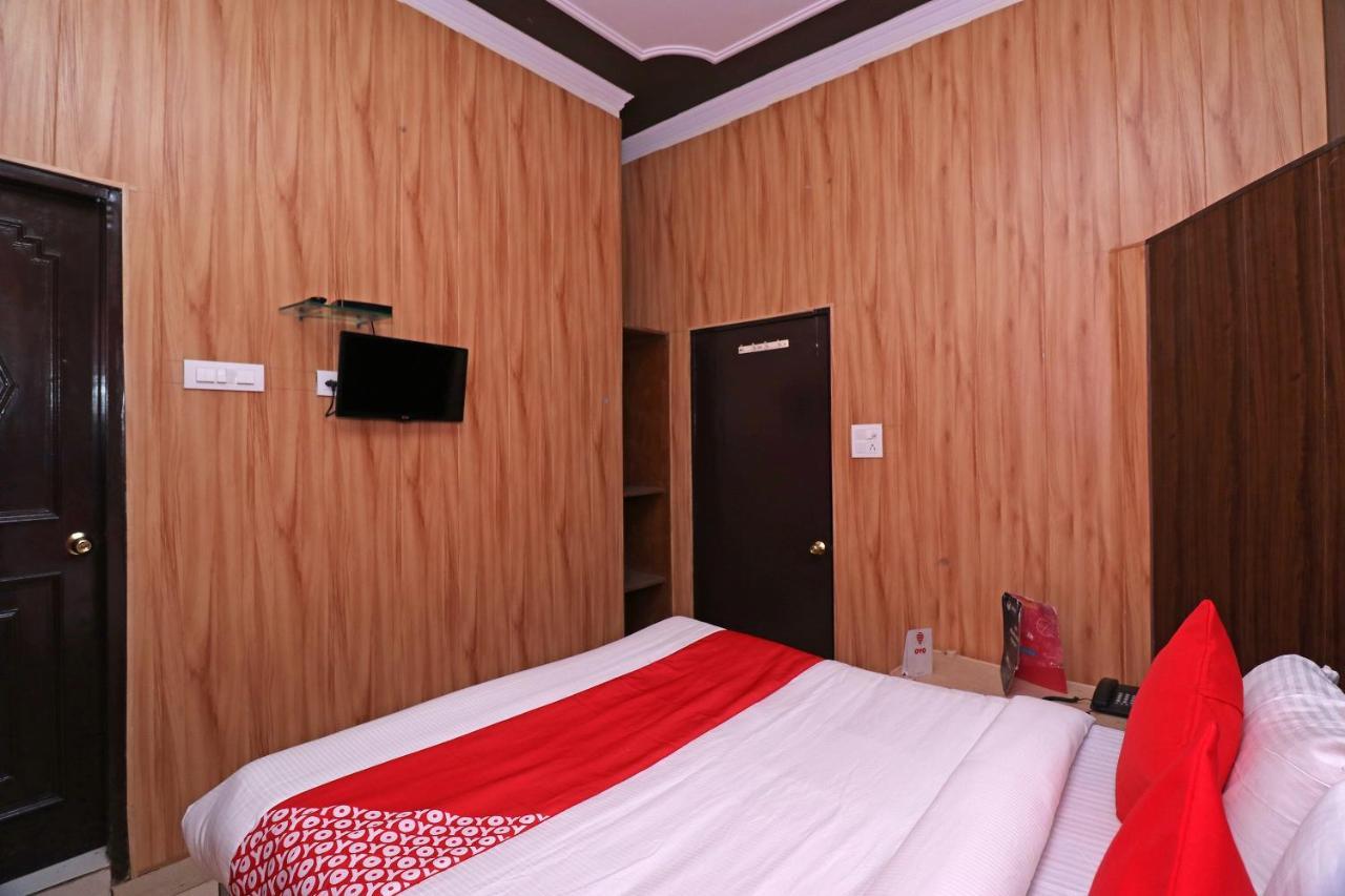 Готель Oyo 27750 Bhagwati Residency Mirzapur Екстер'єр фото