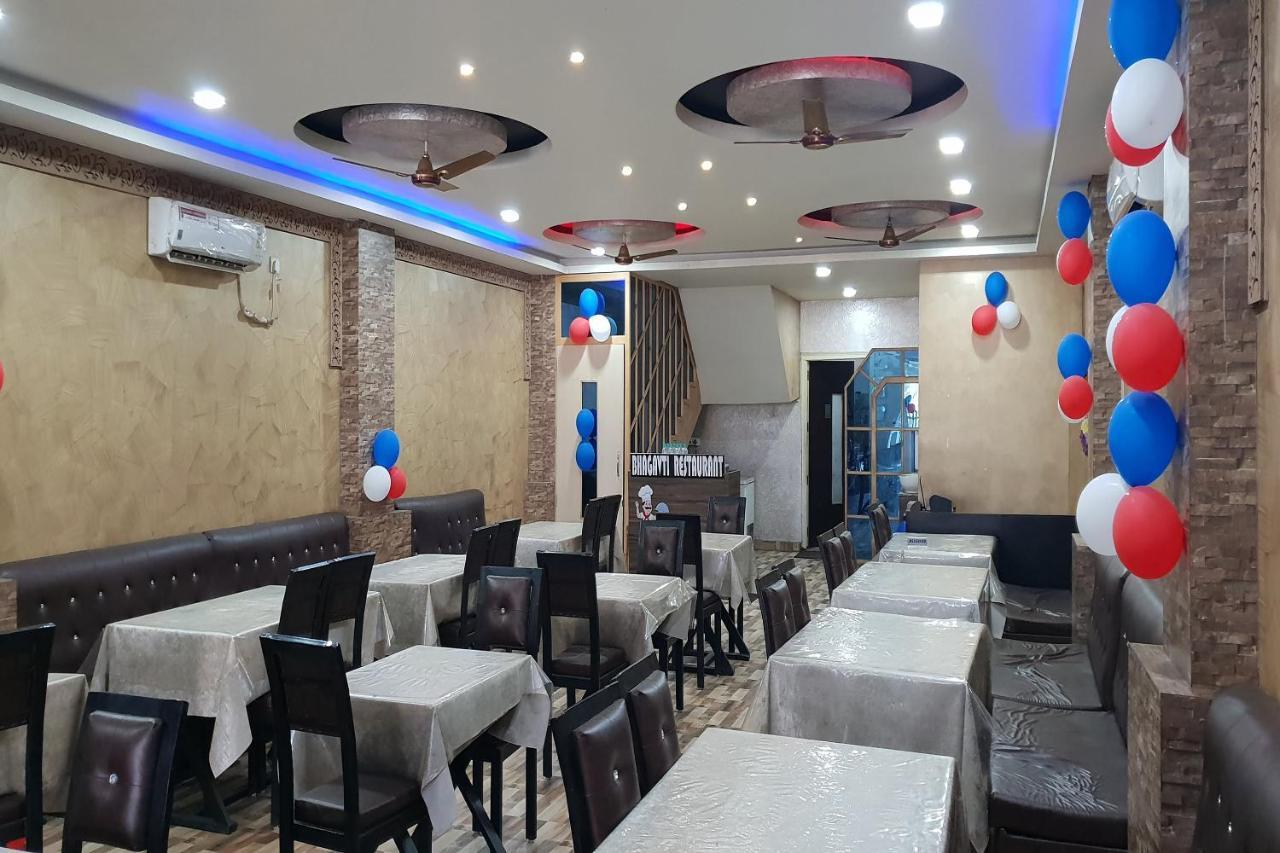 Готель Oyo 27750 Bhagwati Residency Mirzapur Екстер'єр фото