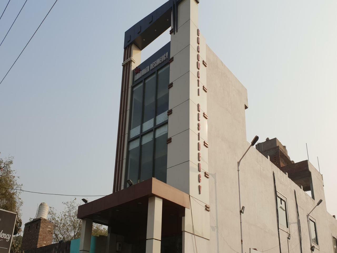Готель Oyo 27750 Bhagwati Residency Mirzapur Екстер'єр фото
